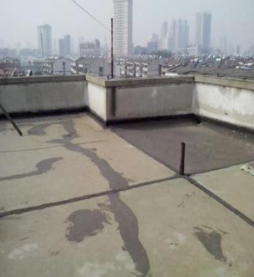 洛宁漏水维修 楼顶漏水是什么原因，楼顶漏水维修方法是什么?