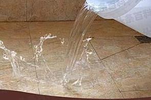 洛宁漏水维修 免砸砖防水材料该如何施工